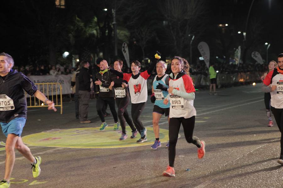  La XXXV edición de la Carrera Internacional Urbana Noche de San Antón volvió a contar con cerca de 10.000 corredores por las calles de la capital jienense