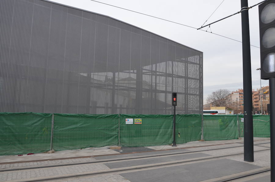 Aún falta terminar la entrada, el nuevo edificio y los que serán los nuevos aparcamientos 