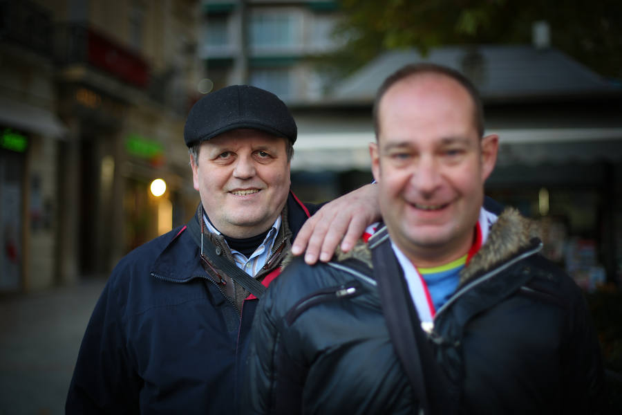 Jorge y Juanlu, con problemas de movilidad, hicieron el Camino de Santiago, impulsan colectas solidarias y se atreven a participar en insólitas carreras. Marcial era una persona sin techo, pero salió de la calle y ahora trabaja ayudando a los demás