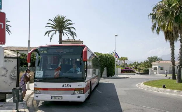 Autobús que une Motril con Playa Granada. 