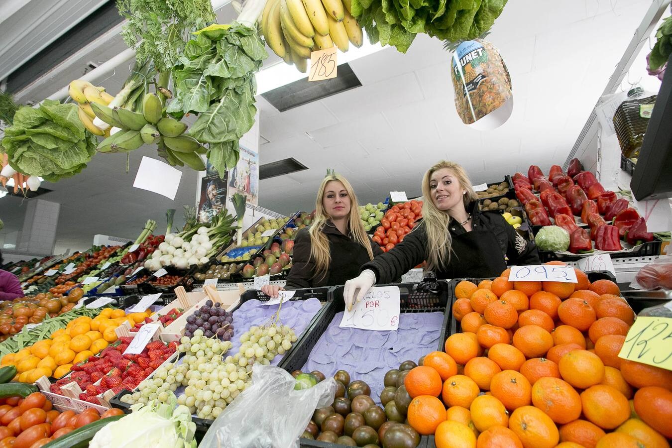 Tras cinco años en vilo, el anuncio de que el edificio tirará para construir uno nuevo caldea los ánimos de los comerciantes