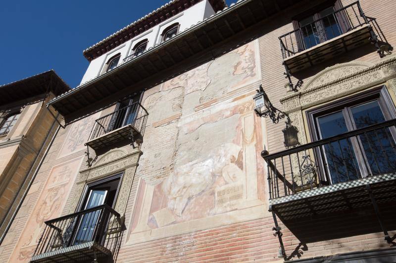 Los frescos de la Casa de Mitra, un palacete del siglo XVI transformado en hotel, han acabado por los suelos. 