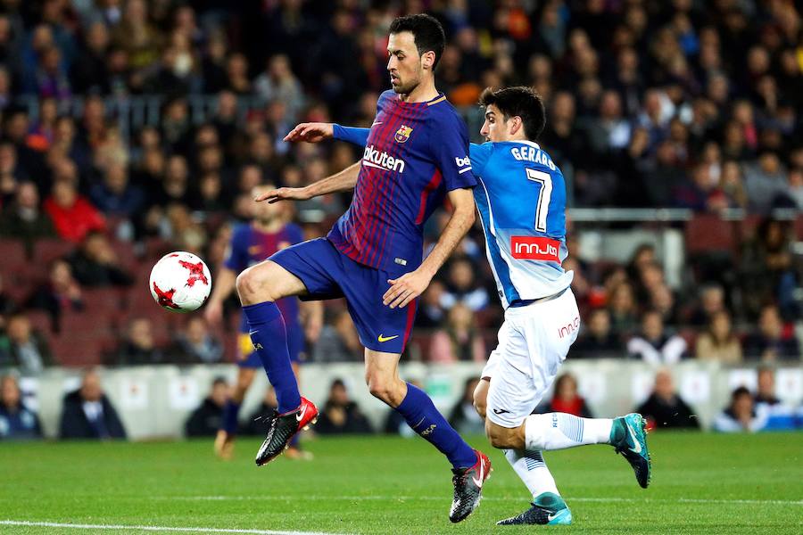 El Barcelona estará en las semifinales de la Copa del Rey tras vencer al Espanyol por 2-0 en el Camp Nou (2-1 global). Los azulgrana se adelantaron con Suárez y Messi puso la sentencia. El partido también estuvo marcado por la despedida a Javier Mascherano y el debut de Philippe Coutinho.