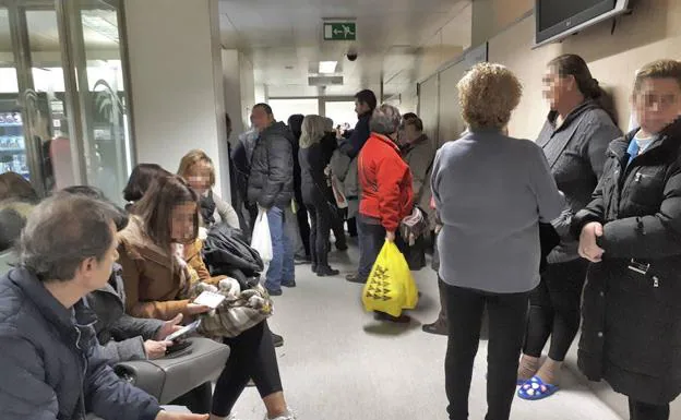 El Colegio de Médicos de Granada denuncia saturación de las urgencias y demoras en la atención