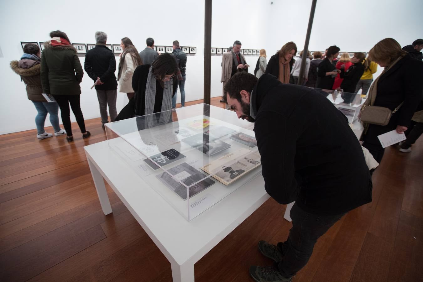 El museo acoge una retrospectiva del artista estadounidense que presentó batalla a la dictadura del instante decisivo