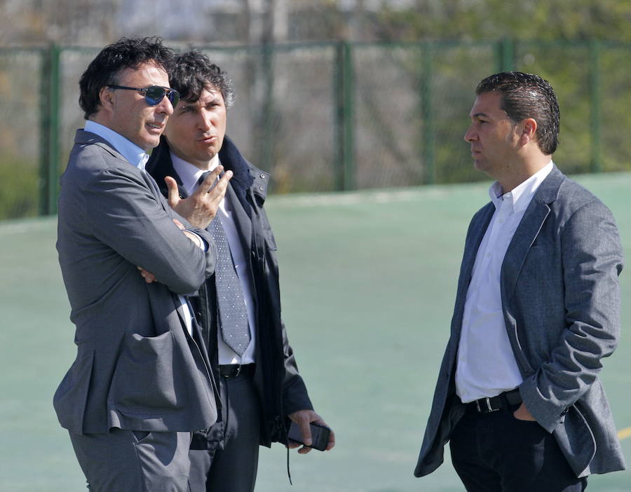 Con Gino Pozzo y Juan Carlos Cordero, en una sesión de entrenamiento del Granada CF. 10 de abril de 2013