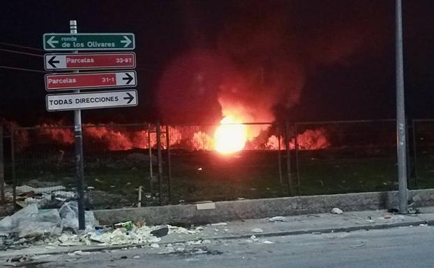 Vecinos alertan del aumento de incendios en la zona del Polígono de los Olivares