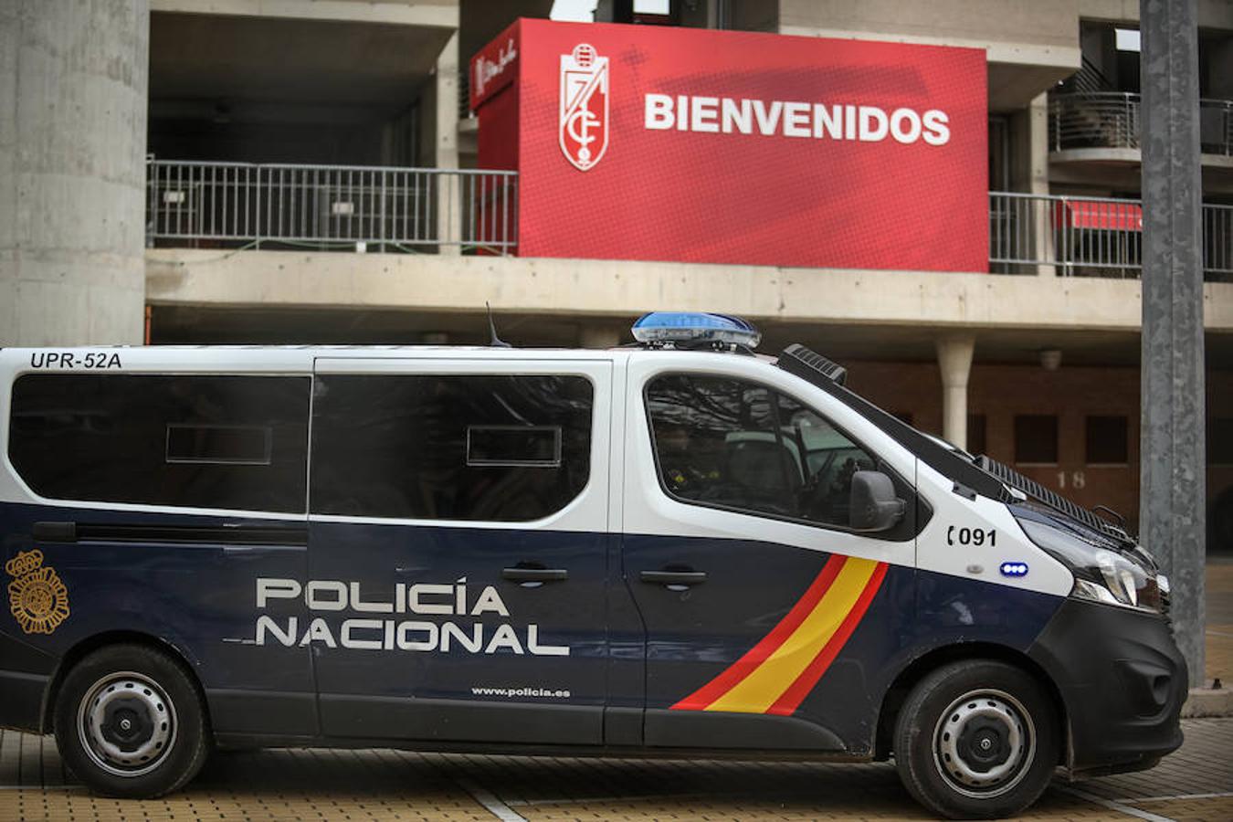 Esta actuación se ha producido en el marco de una operación por supuesto blanqueo de dinero procedente de fichajes del expresidente del club Quique Pina, que fue detenido esta mañana en Murcia