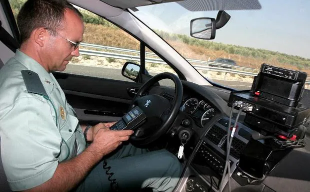 Un rádar móvil controla la velocidad en las principales vías de Jaén