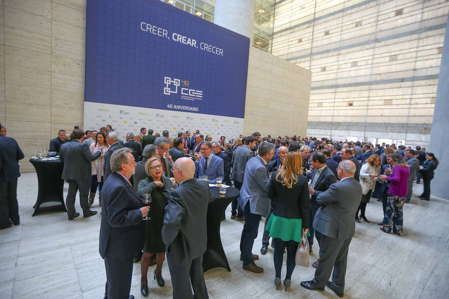 La Confederación de Empresarios celebra su cuarta década de vida con una jornada de trabajo y fiesta en la sede territorial del Bankia.