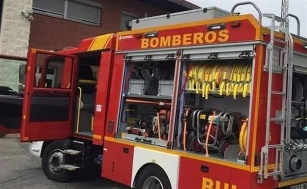 Trasladan al hospital a dos personas tras un incendio en una vivienda de Torredonjimeno