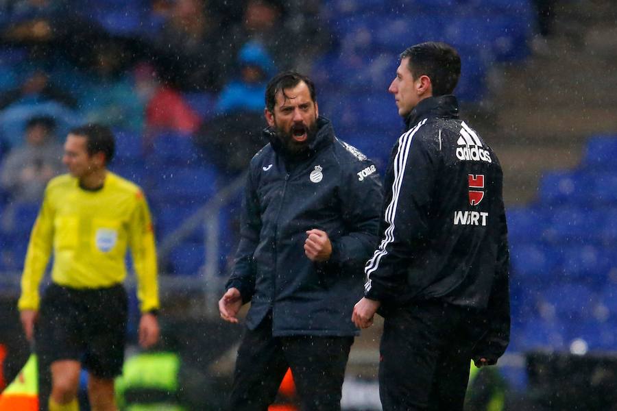 Espanyol y Barcelona empataron en un derbi de alta tensión (1-1). El cuadro blanquiazul se adelantó por medio de Gerard Moreno pero Gerard Piqué puso el empate de cabeza.