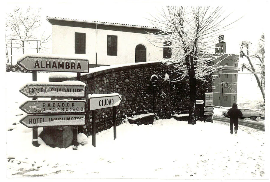 La Alhambra amaneció cubierta de nieve la mañana del 12 de febrero de 1983. González Molero