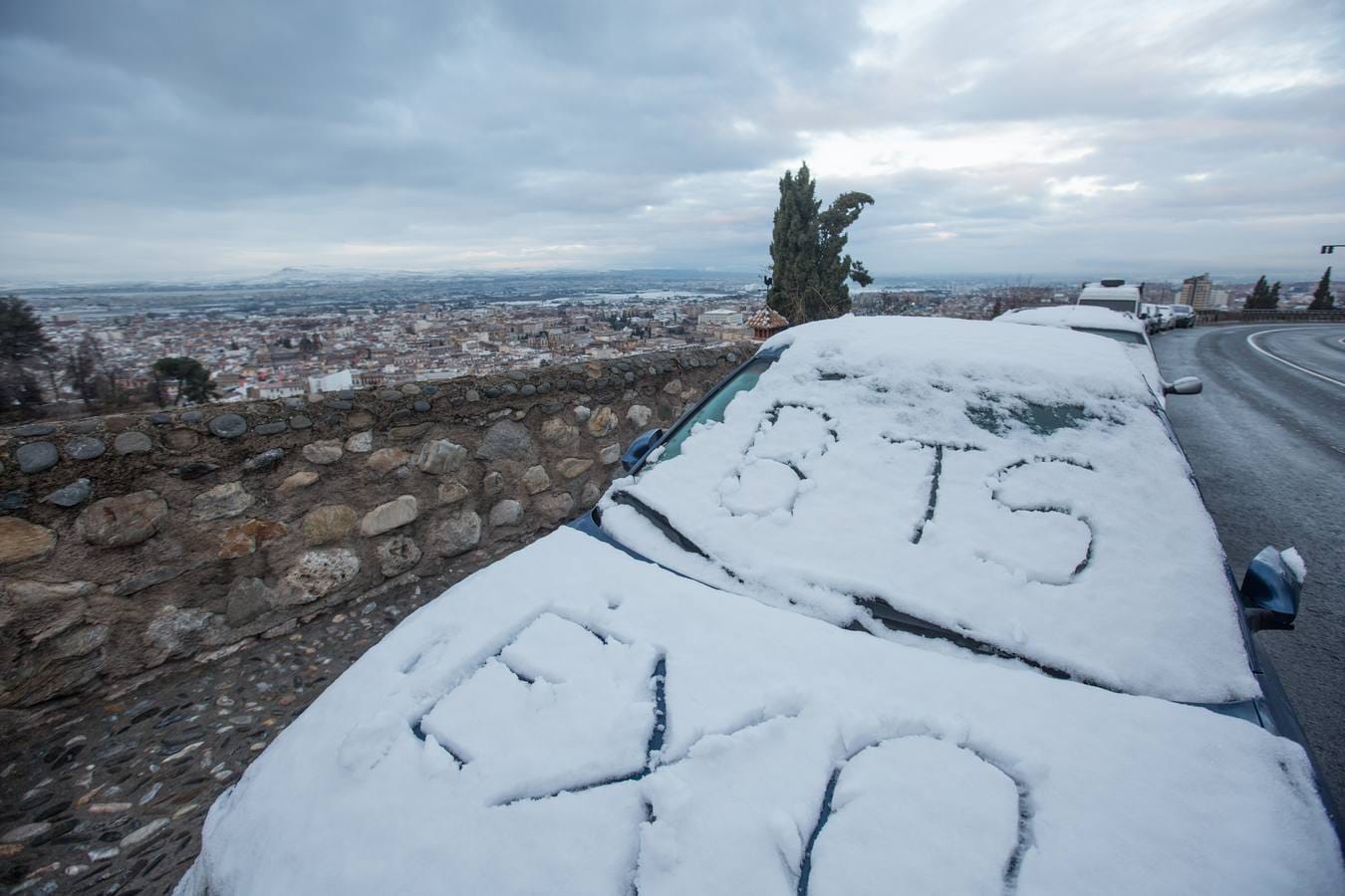 El lunes 5 de febrero de 2018 Granada se despierta bajo un manto blanco