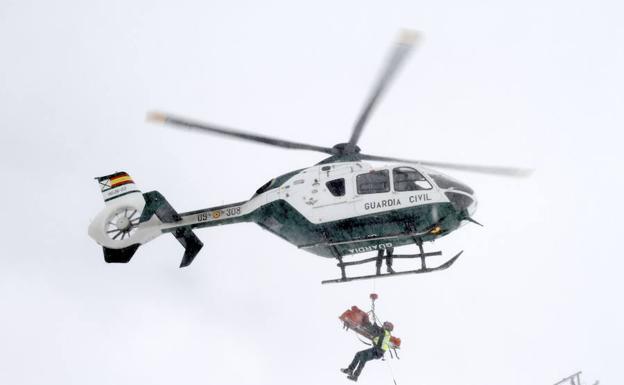 Simulacro de rescate en avalancha realizado por la Guardia Civil.