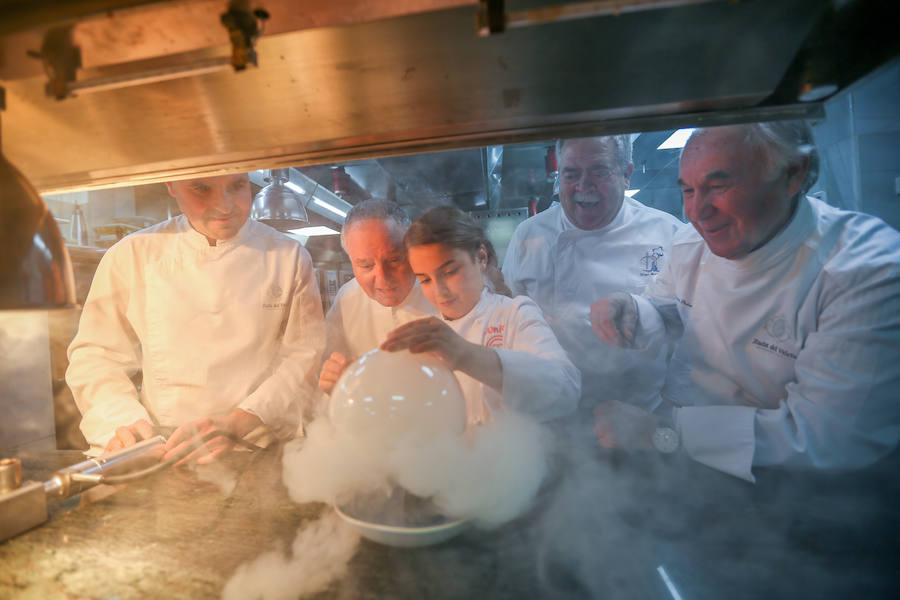 Marcos Pedraza, Gregorio García, Esther Requena, Diego Morales y José Pedraza, en Ruta del Veleta.