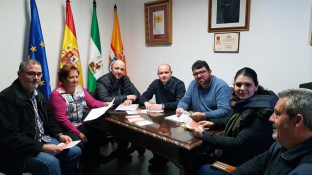 Representantes del PSOE, en la reunión mantenida en Fiñana.