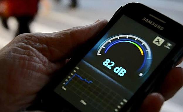 Medidor de ruido en un móvil. 