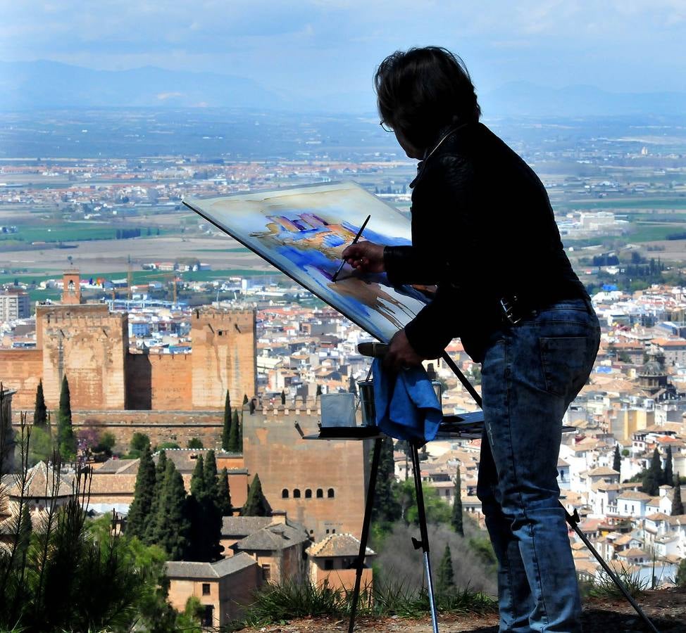 San Valentín es buen momento para paseos románticos junto al Darro, bajo las almenas de la Alhambra, y vivir paisajes para el amor 