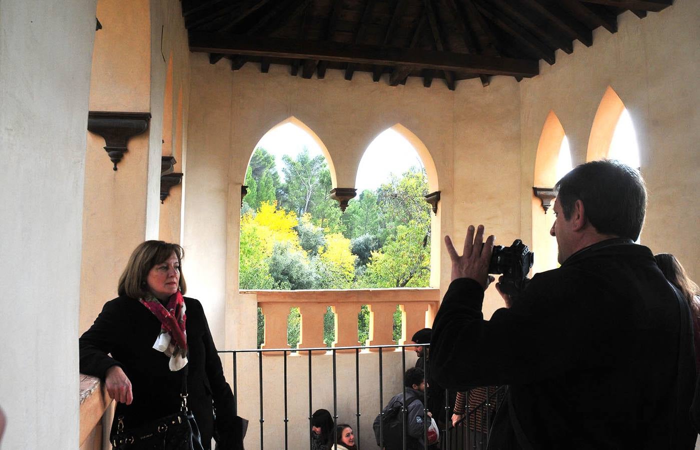 San Valentín es buen momento para paseos románticos junto al Darro, bajo las almenas de la Alhambra, y vivir paisajes para el amor 