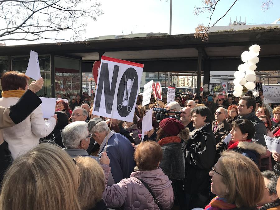 Justicia por la Sanidad ha celebrado esta concentración en la Caleta