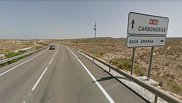 Imagen del radar fijo instalado en la carretera N-341, a su paso por el término de Carboneras, el más sancionador de la provincia. 