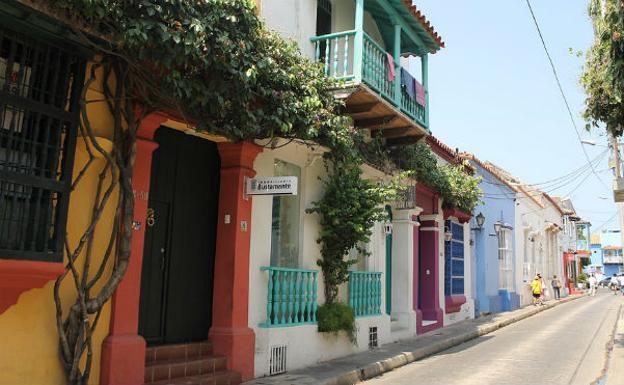 Vista de una calle de Cartagena de Indias. 