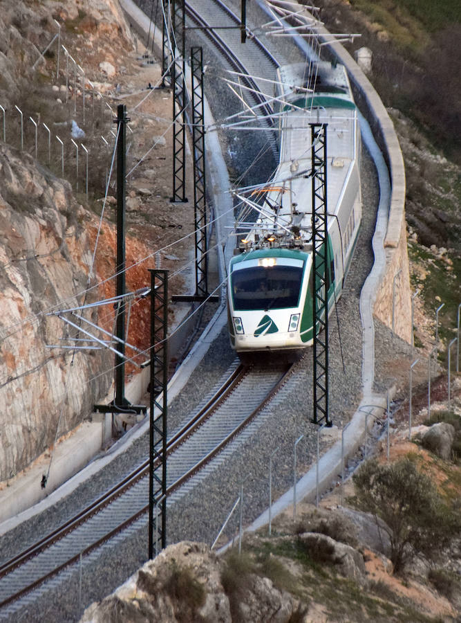 Los miembros de la Marea Amarilla han captado al vehículo a su entrada a la estación esta mañana