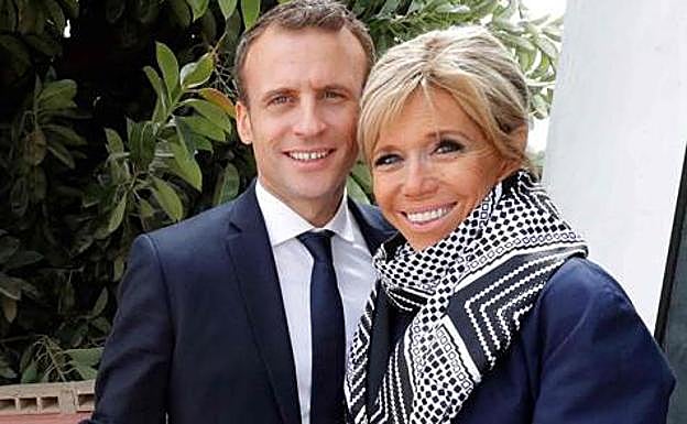 Emmanuel y Brigitte Macron.
