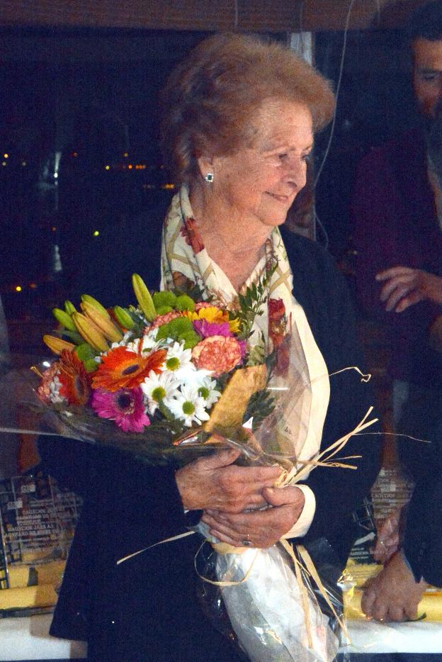 Maria Teresa Cuadrado, 'Marité', en el homenaje que recibió por la Real Sociedad. 