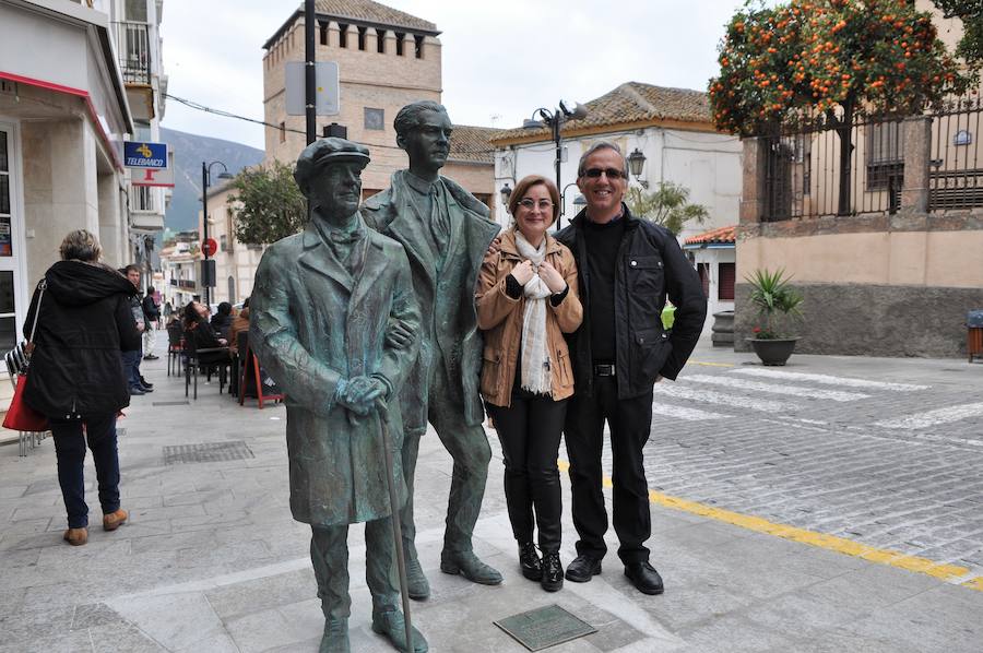Dedican dos esculturas en bronce a García Lorca y Manuel de Falla