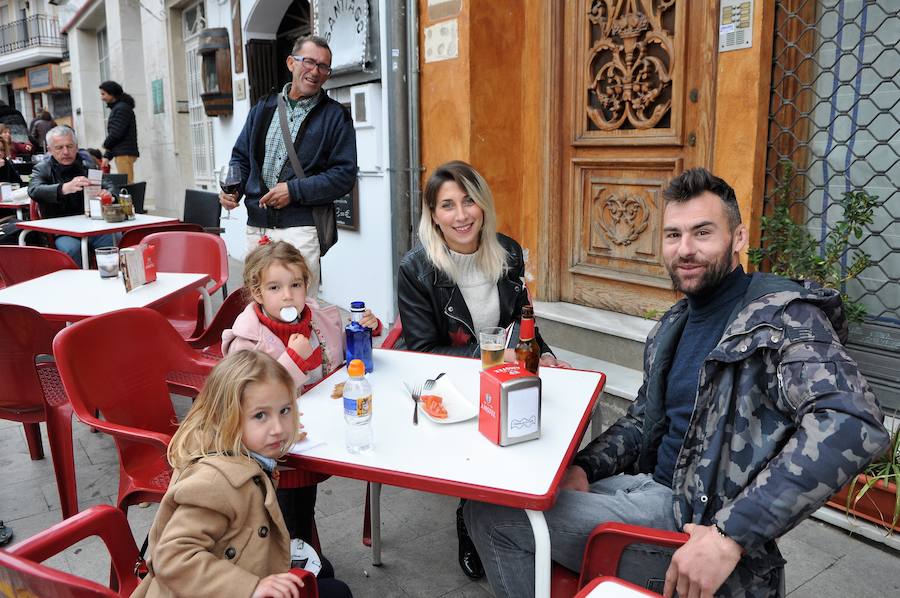 Dedican dos esculturas en bronce a García Lorca y Manuel de Falla