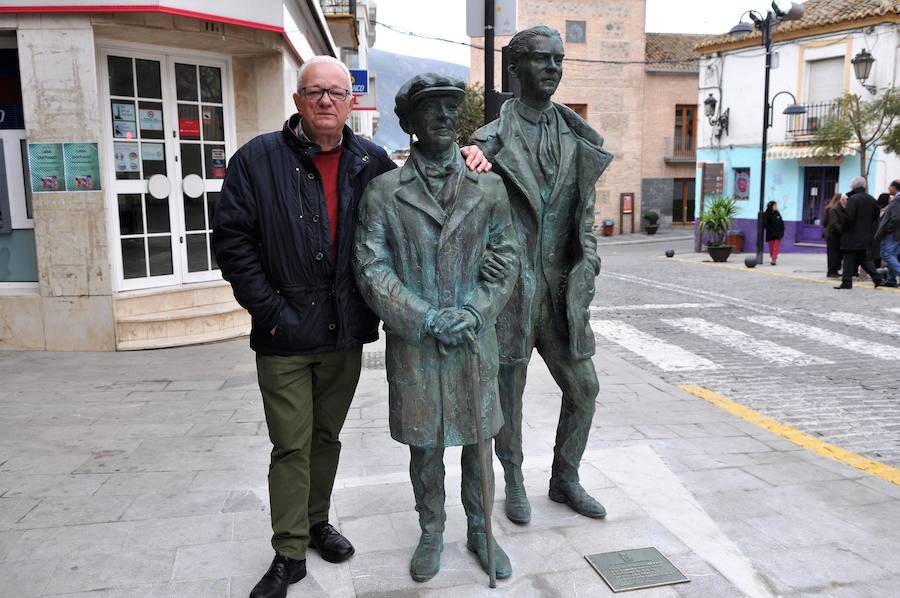 Dedican dos esculturas en bronce a García Lorca y Manuel de Falla