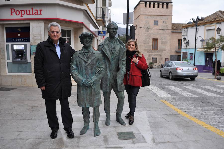 Dedican dos esculturas en bronce a García Lorca y Manuel de Falla