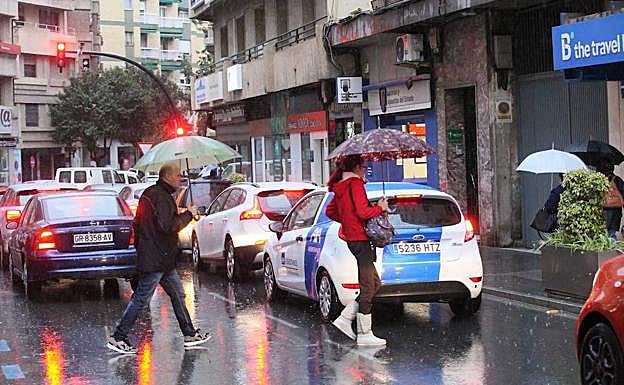 La Costa de Granada, en aviso naranja: fuertes lluvias con 30 litros por metro cuadrado a la hora