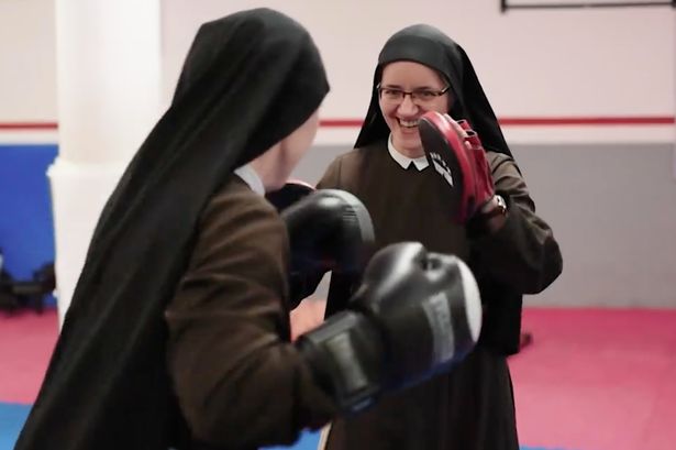 Fotos: Así se preparan las monjas boxeadores de Polonia