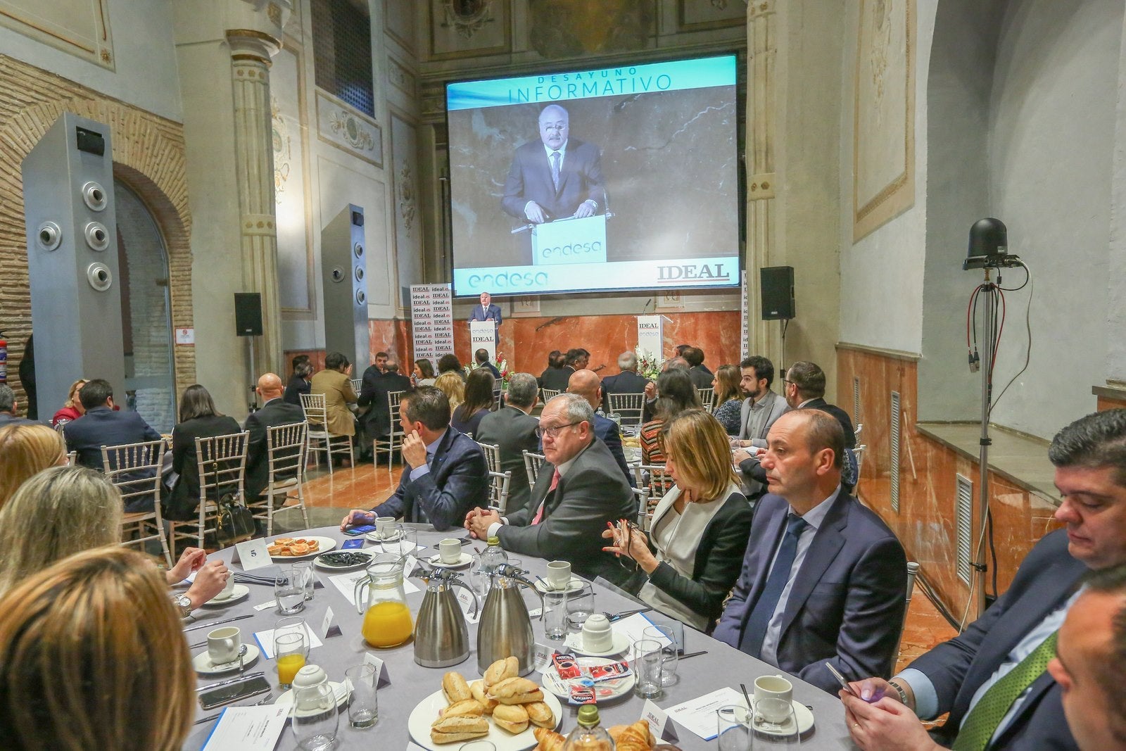 El comisario europeo de Acción por el Clima y Energía, Miguel Arias Cañete, interviene en un desayuno informativo organizado por IDEAL con el patrocinio de Endesa