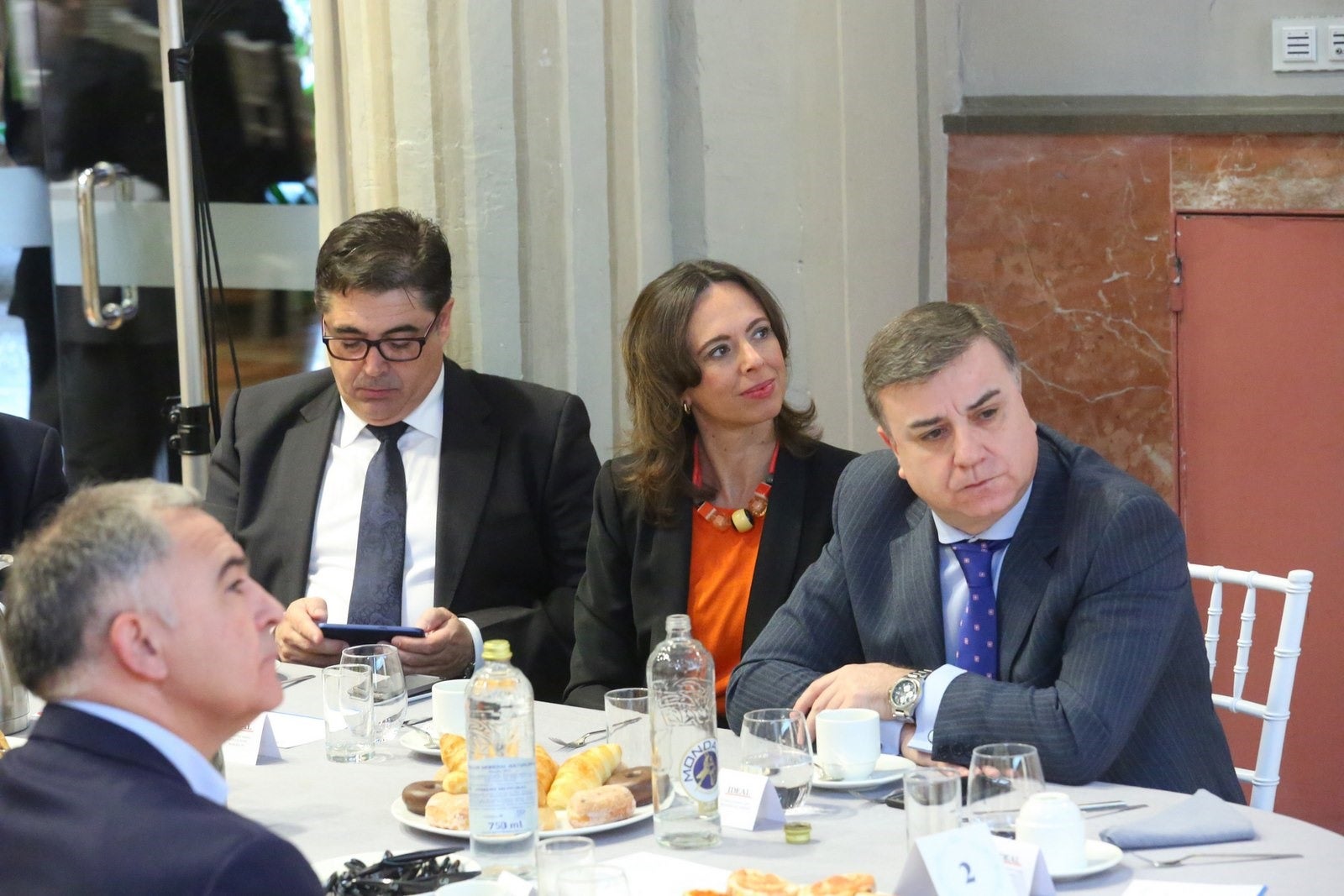 El comisario europeo de Acción por el Clima y Energía, Miguel Arias Cañete, interviene en un desayuno informativo organizado por IDEAL con el patrocinio de Endesa