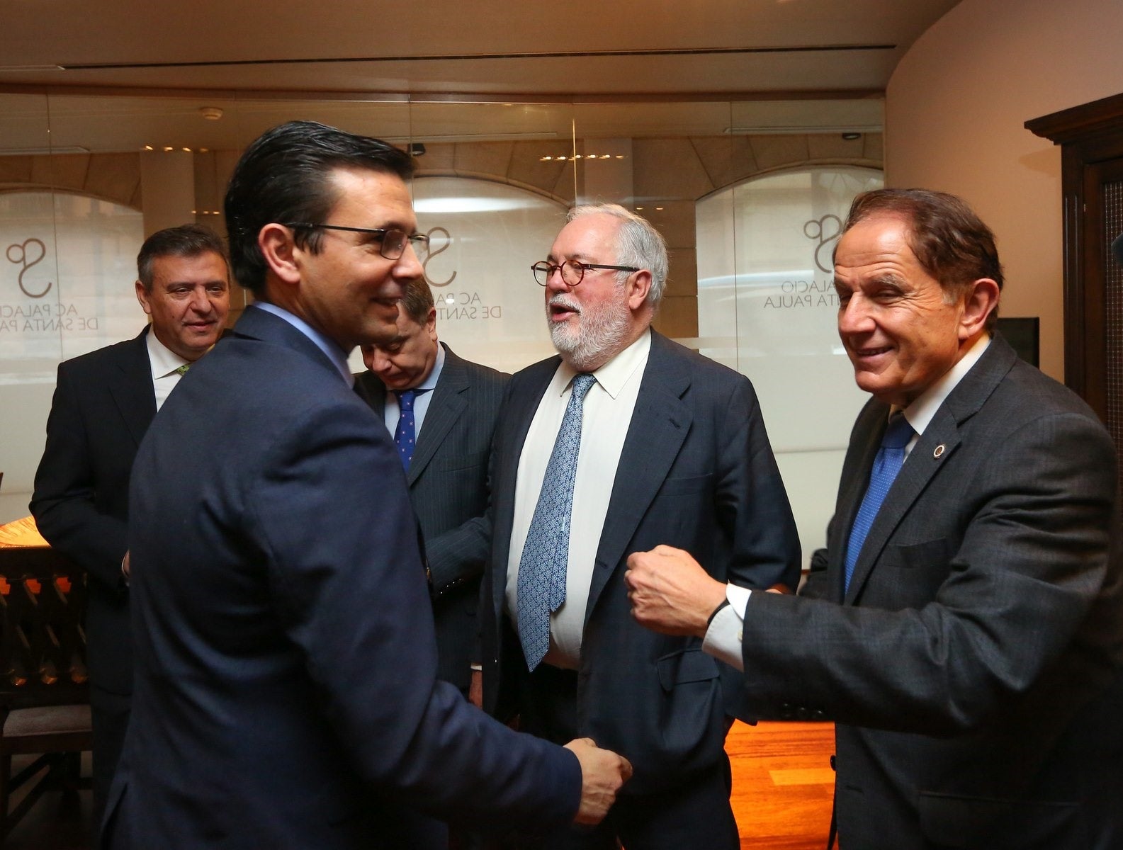 El comisario europeo de Acción por el Clima y Energía, Miguel Arias Cañete, interviene en un desayuno informativo organizado por IDEAL con el patrocinio de Endesa