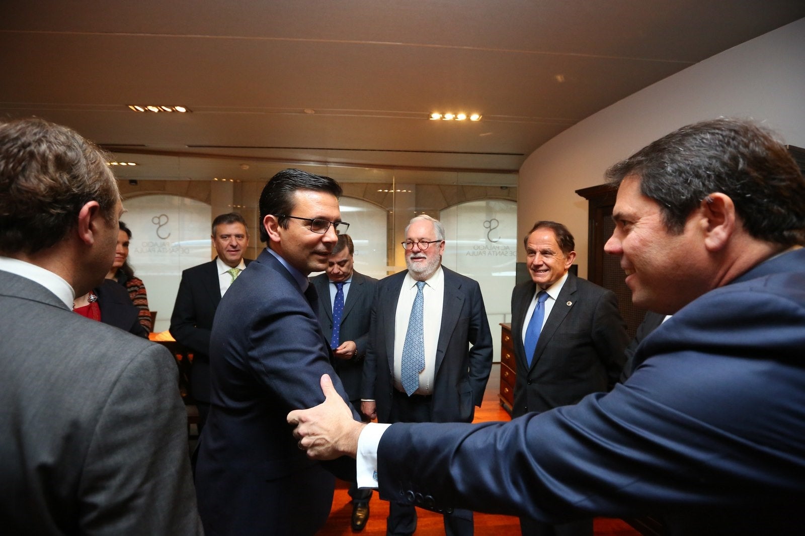 El comisario europeo de Acción por el Clima y Energía, Miguel Arias Cañete, interviene en un desayuno informativo organizado por IDEAL con el patrocinio de Endesa