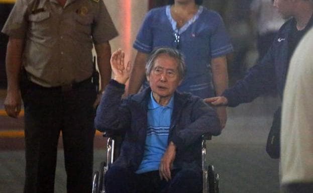 Alberto Fujimori sale de un hospital de Lima (Perú) el pasado mes de enero.