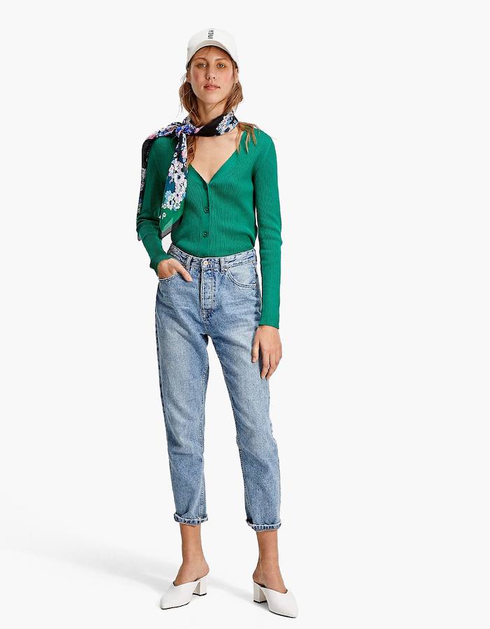 Fotos: La prenda clásica que Stradivarius hace para esta primavera y que se vende por menos de 20 euros