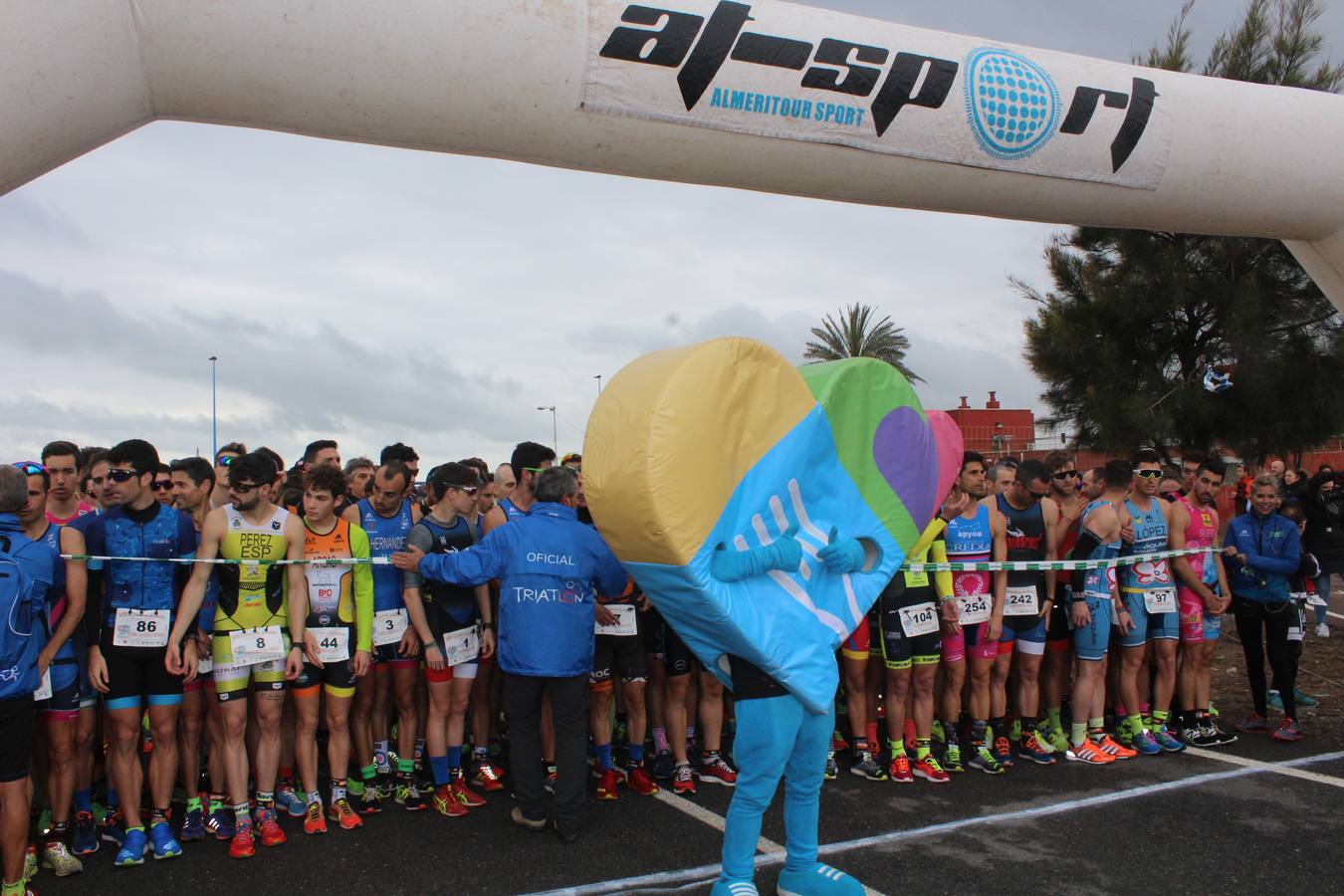 El VII 'Ciudad de Almería' se disputó con la lluvia y el frío como grandes protagonistas