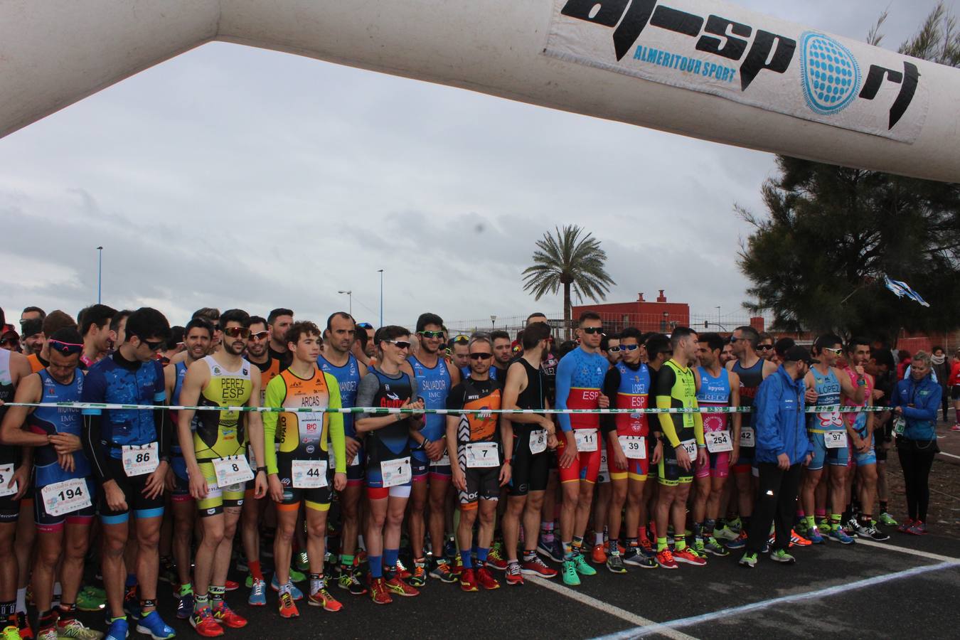 El VII 'Ciudad de Almería' se disputó con la lluvia y el frío como grandes protagonistas