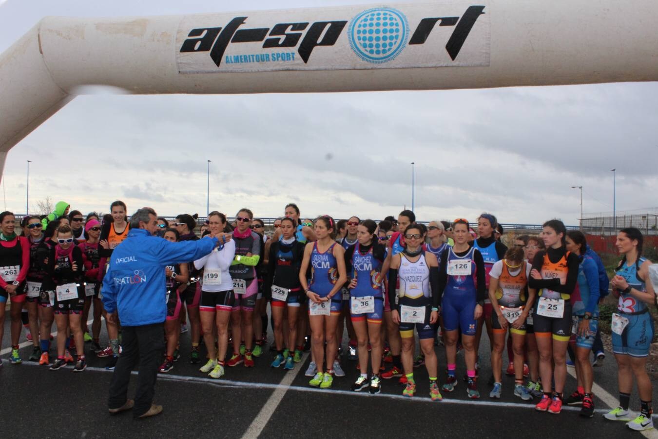 El VII 'Ciudad de Almería' se disputó con la lluvia y el frío como grandes protagonistas