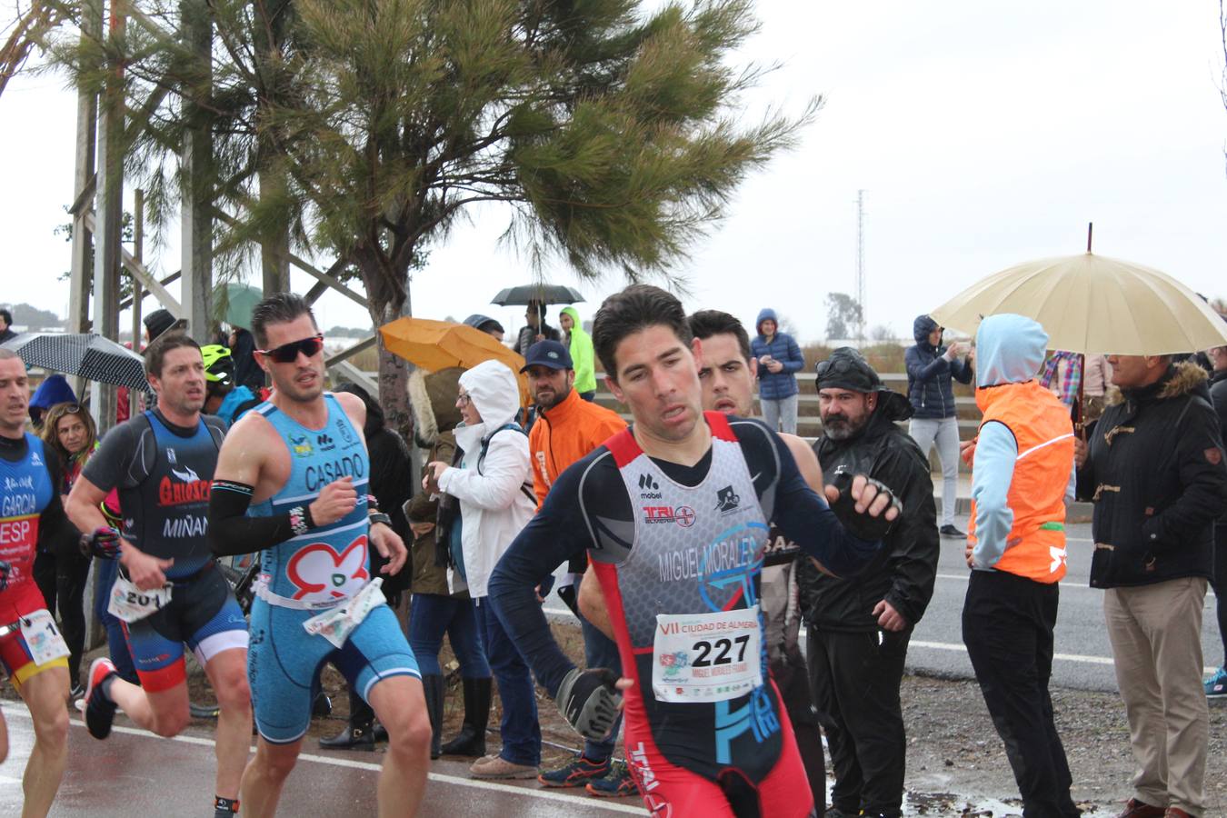 El VII 'Ciudad de Almería' se disputó con la lluvia y el frío como grandes protagonistas