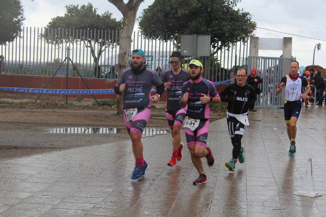 El VII 'Ciudad de Almería' se disputó con la lluvia y el frío como grandes protagonistas