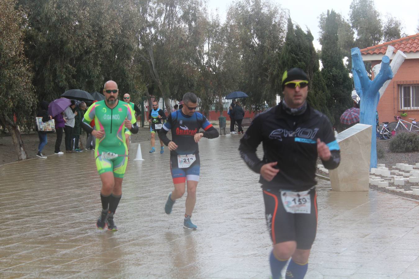 El VII 'Ciudad de Almería' se disputó con la lluvia y el frío como grandes protagonistas