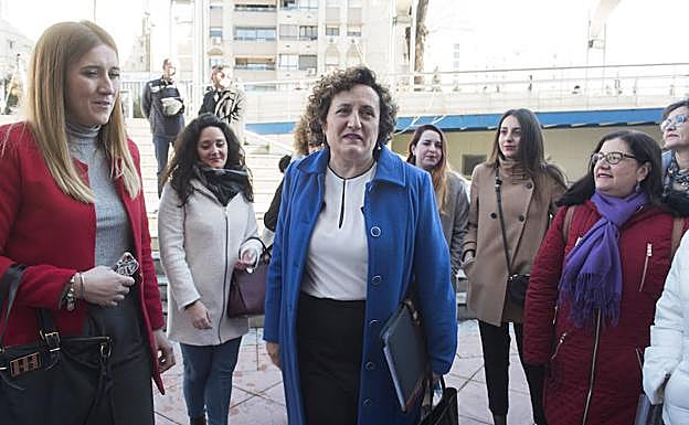 La asesora de Juana Rivas niega haber cometido instrusismo y dice que la querella contra ella es "ideológica"