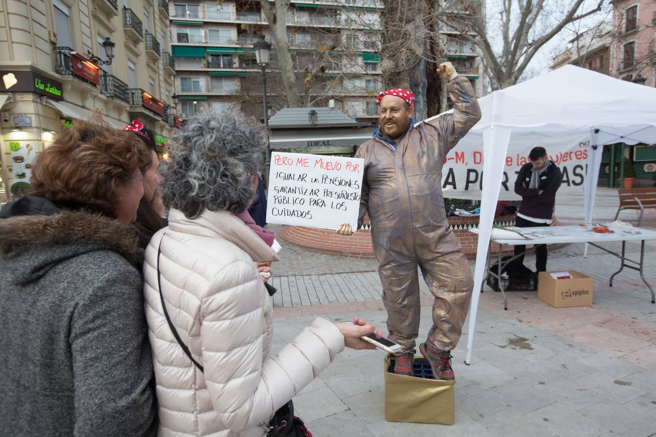 La performance se ha producido en la Fuente de las Batallas este miércoles 